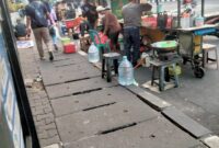 Foto : Pedagang Kaki Lima Menjamur di Kawasan Apartemen Kalibata City